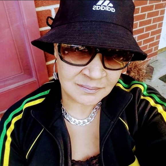 Meet your Posher, Theresa Asiya - Picture 8 of 8